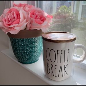 🌟☕️🆕🌟Rae Dunn coffee mug is with coaster/lid